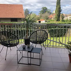 Moderne, Terrasse Et Parking Romans-sur-Isère